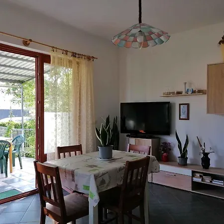 Apartment In 19567