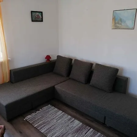 Lägenhet In Balatonmariafuerdo 19567 *