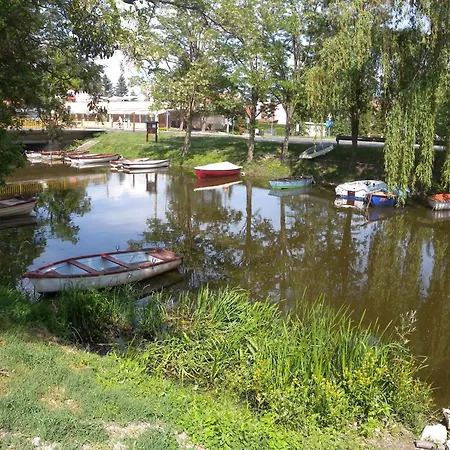 Lägenhet In Balatonmariafuerdo 19567 *