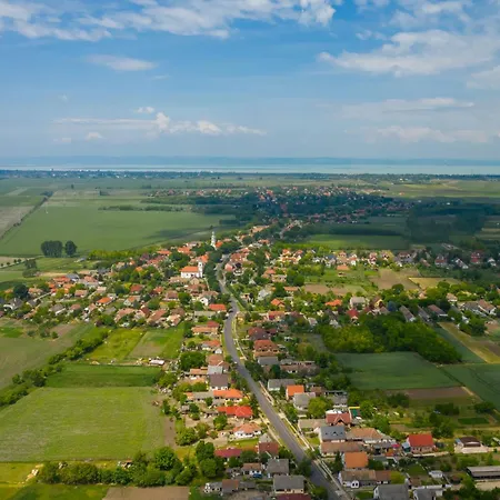 In Balatonmariafuerdo 19567 Διαμέρισμα Balatonkeresztúr